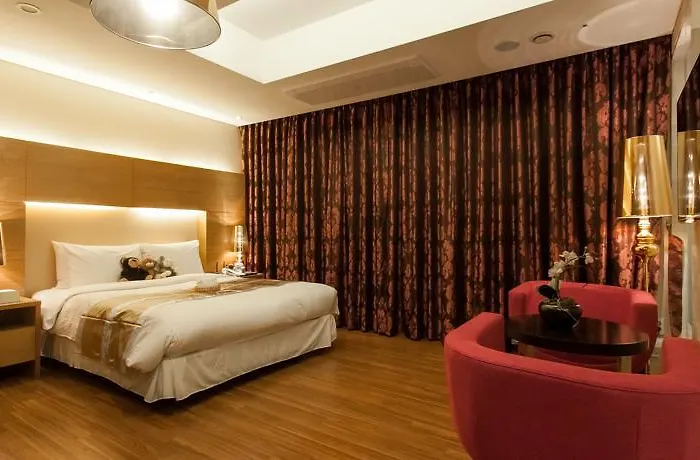 Hotel Pharos