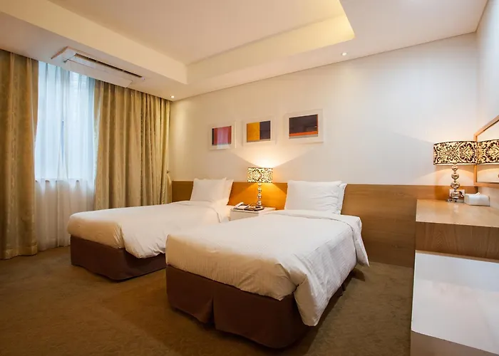 Hotel Pharos 3*