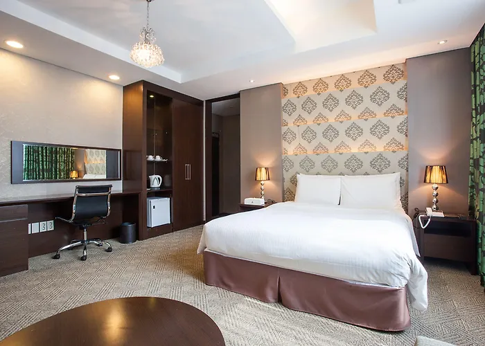 Pharos Hotel