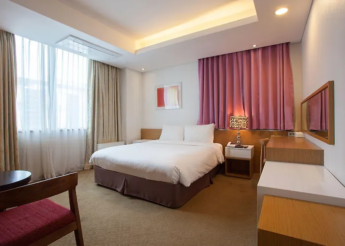 Pharos Hotel 3*