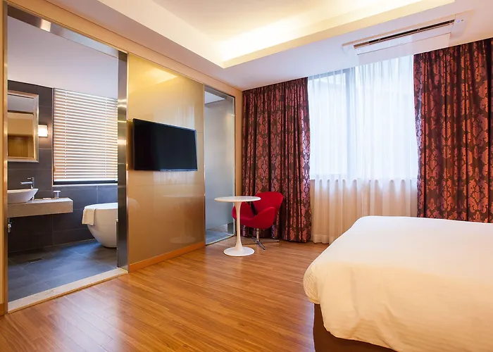 Pharos Hotel 3*